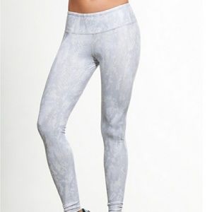 Alo White Patterned Leggings Small